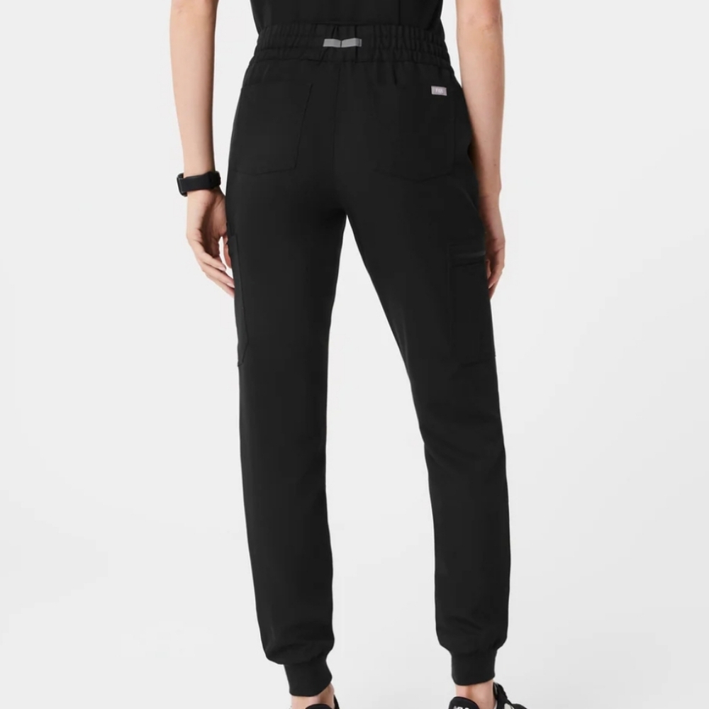 FIGS Women’s PS Uman Relaxed Black Jogger Scrub Pants! - Picture 3 of 7